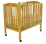 Comfortable and Portable Folding Crib Suitable for Baby on the Move, Natural